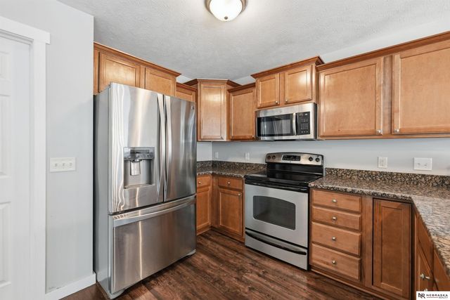 1770 N 177th Plaza, Omaha, NE 68118