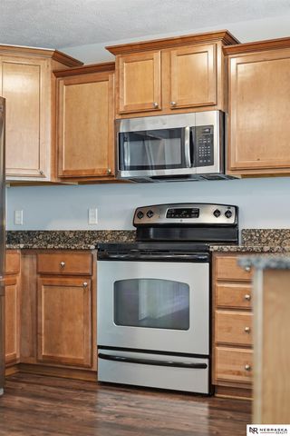 1770 N 177th Plaza, Omaha, NE 68118
