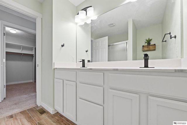 1770 N 177th Plaza, Omaha, NE 68118
