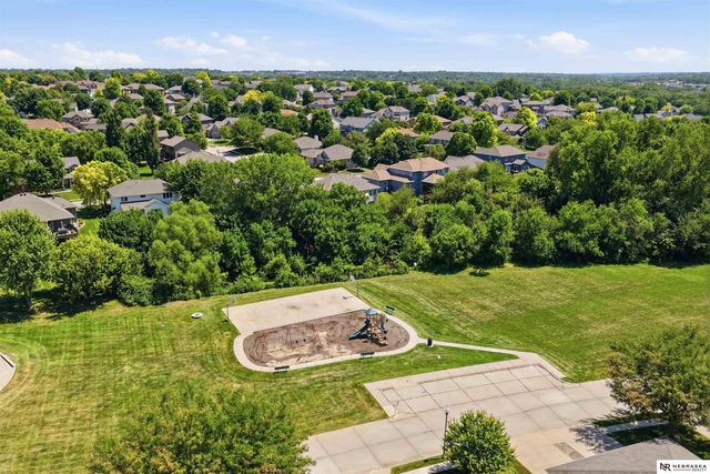 1770 N 177th Plaza, Omaha, NE 68118
