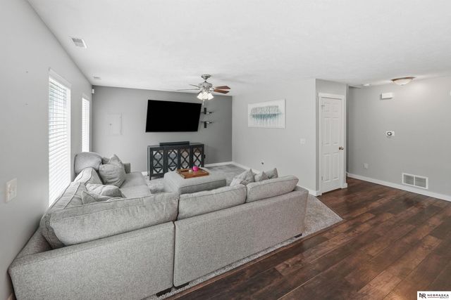1770 N 177th Plaza, Omaha, NE 68118