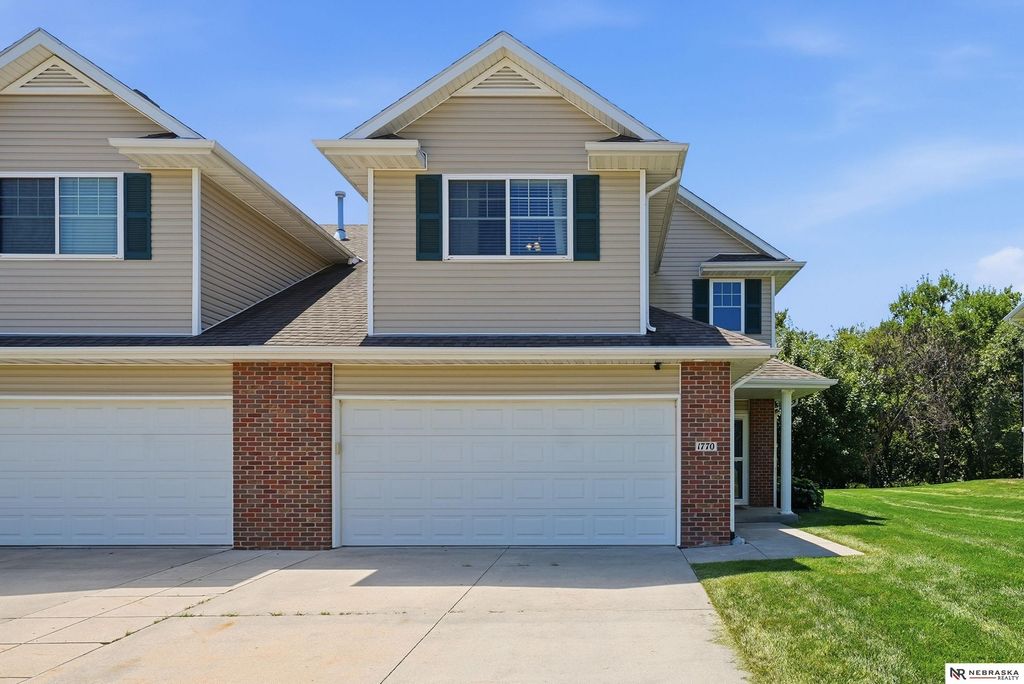 1770 N 177th Plaza, Omaha, NE 68118