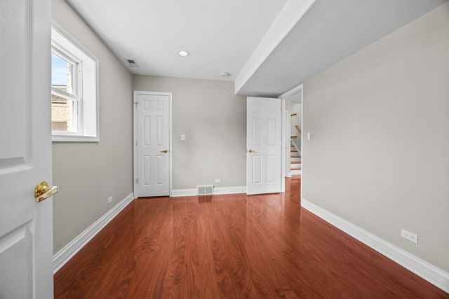 865 Love Street, Elk Grove Village, IL 60007