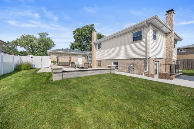865 Love Street, Elk Grove Village, IL 60007