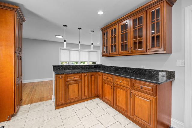 865 Love Street, Elk Grove Village, IL 60007