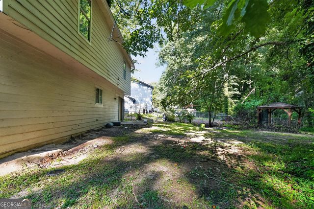 805 Greenhedge Drive, Stone Mountain, GA 30088