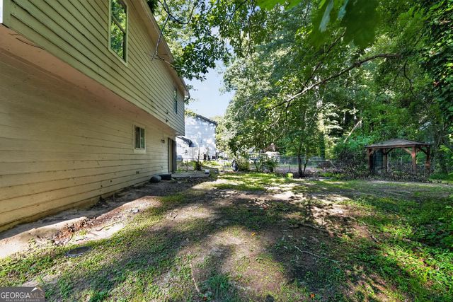 805 Greenhedge Drive, Stone Mountain, GA 30088