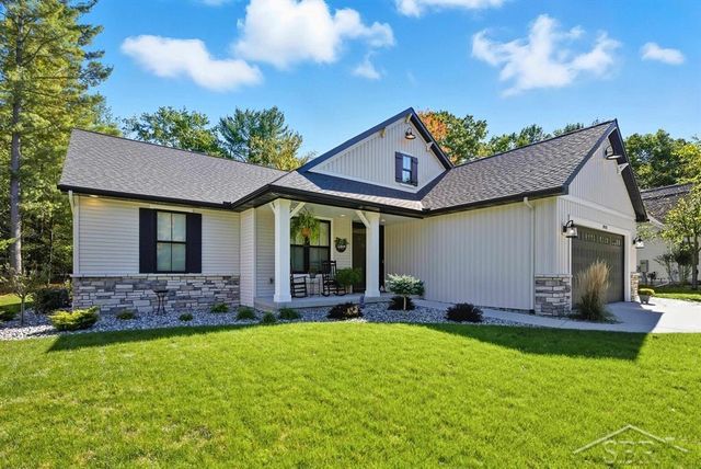 3910 Plumtree Lane, Midland, MI 48642
