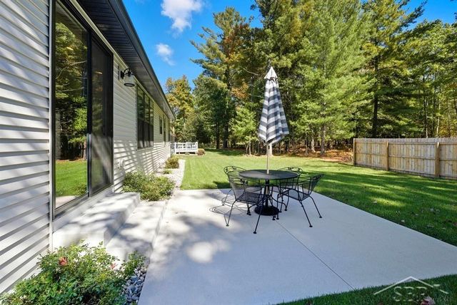 3910 Plumtree Lane, Midland, MI 48642