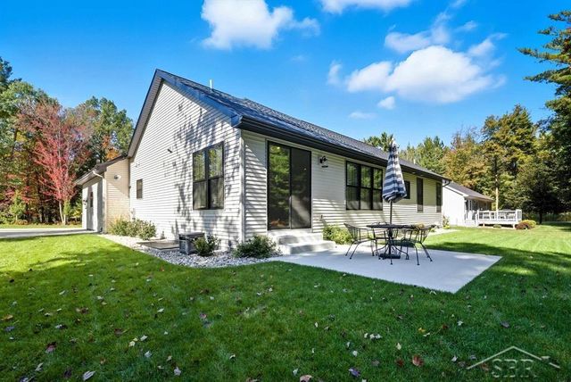 3910 Plumtree Lane, Midland, MI 48642