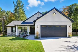 3910 Plumtree Lane, Midland, MI 48642