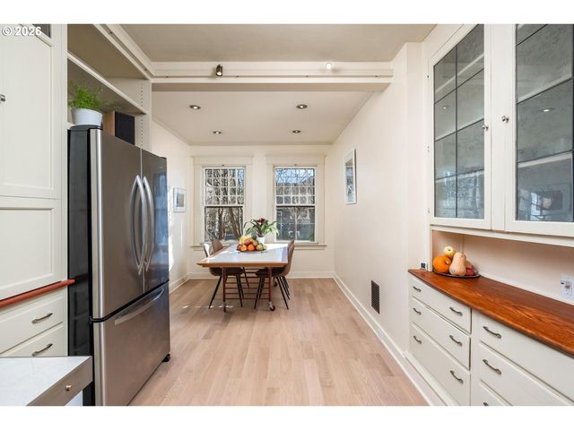 1332 Se 44TH Ave, Portland, OR 97215