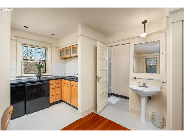 1332 Se 44TH Ave, Portland, OR 97215