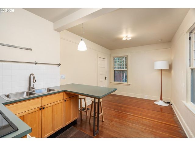 1332 Se 44TH Ave, Portland, OR 97215