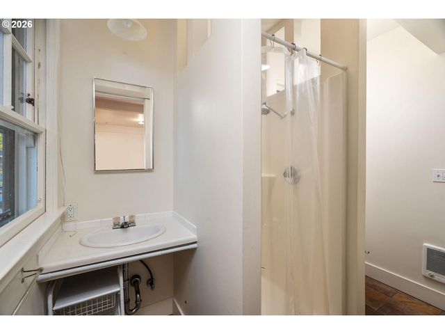 1332 Se 44TH Ave, Portland, OR 97215