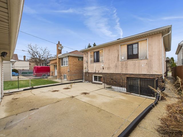 5024 S Lockwood Avenue, Chicago, IL 60638