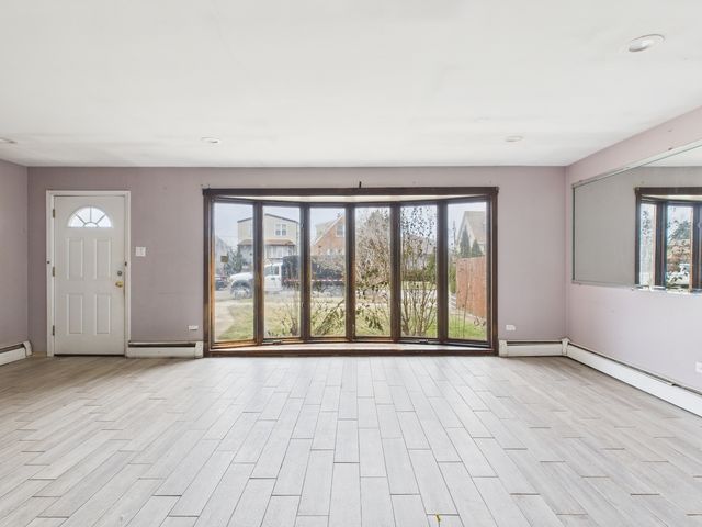 5024 S Lockwood Avenue, Chicago, IL 60638