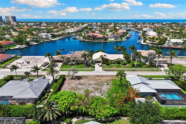 574 Tigertail CT, Marco Island, FL 34145