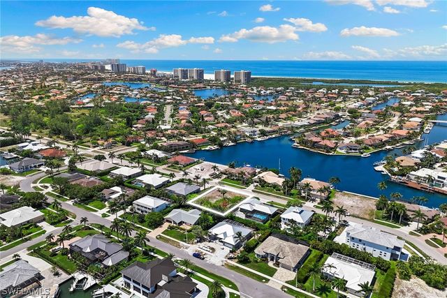 574 Tigertail CT, Marco Island, FL 34145
