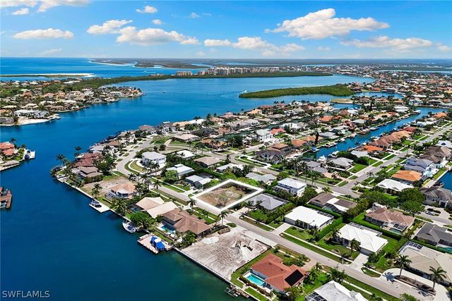 574 Tigertail CT, Marco Island, FL 34145