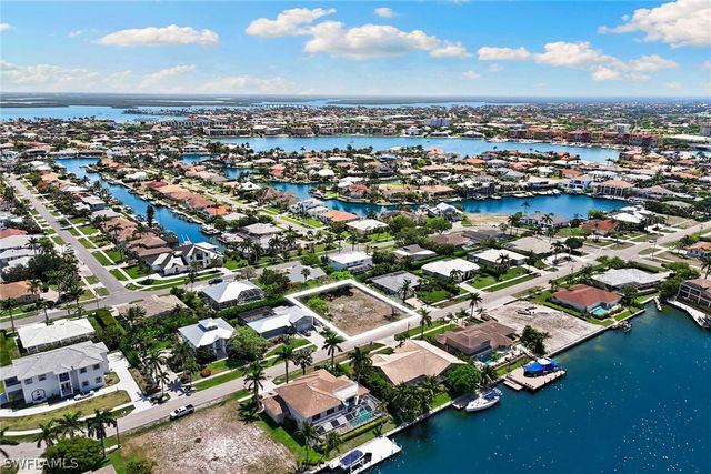 574 Tigertail CT, Marco Island, FL 34145
