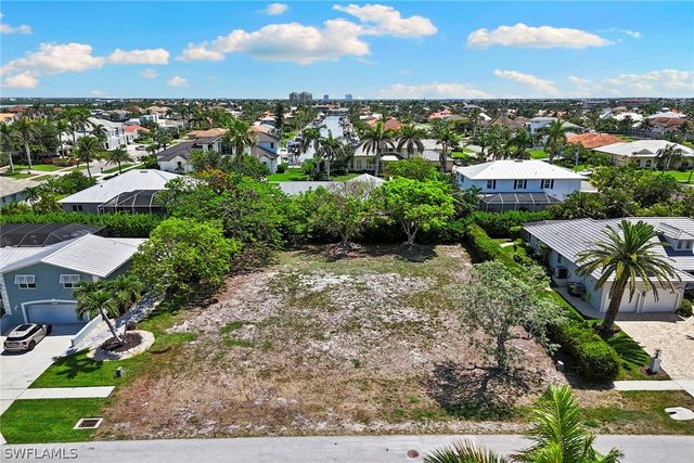 574 Tigertail CT, Marco Island, FL 34145