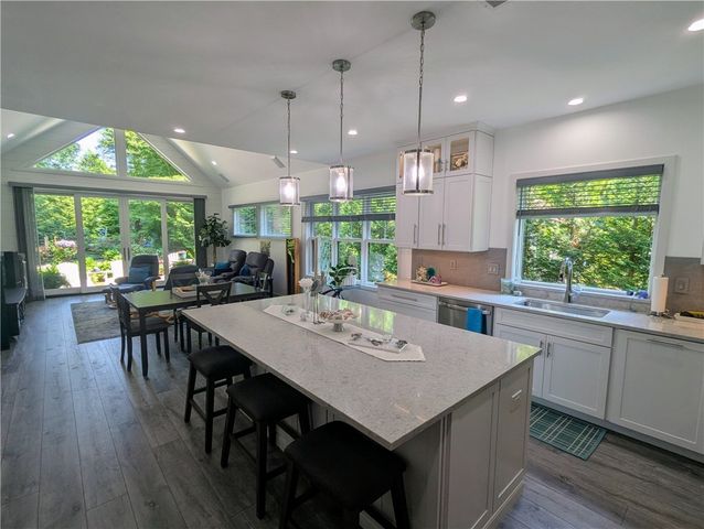 17 Red Feather Trail N, South Kingstown, RI 02879