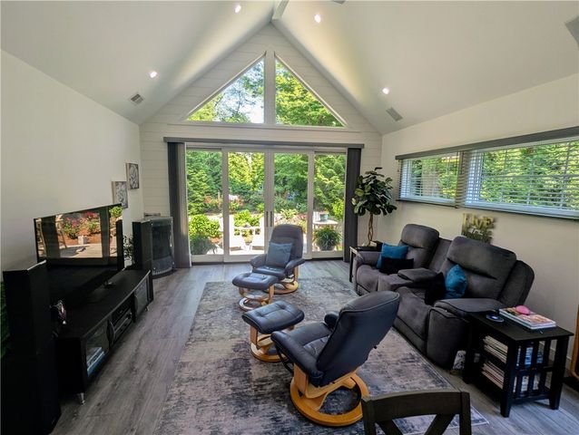 17 Red Feather Trail N, South Kingstown, RI 02879