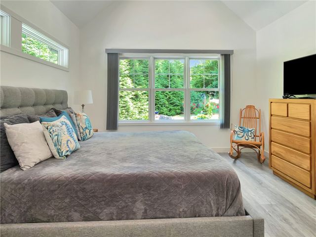 17 Red Feather Trail N, South Kingstown, RI 02879