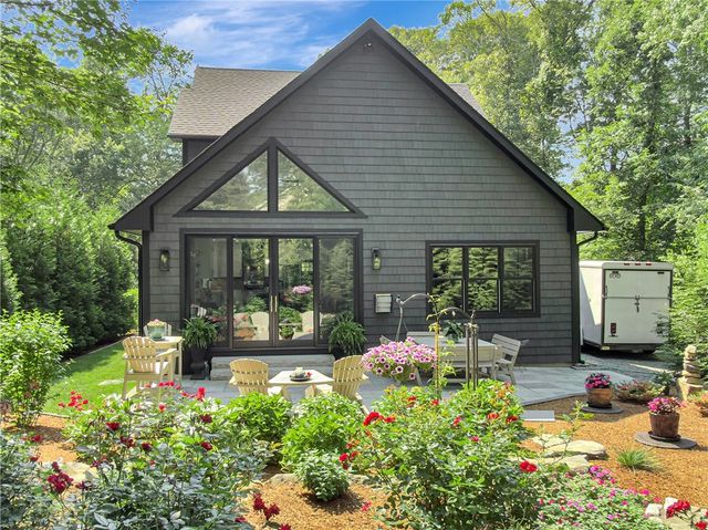 17 Red Feather Trail N, South Kingstown, RI 02879