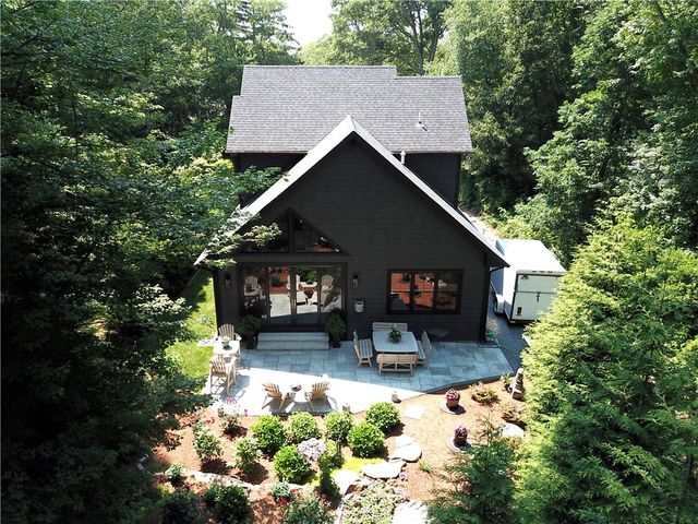 17 Red Feather Trail N, South Kingstown, RI 02879