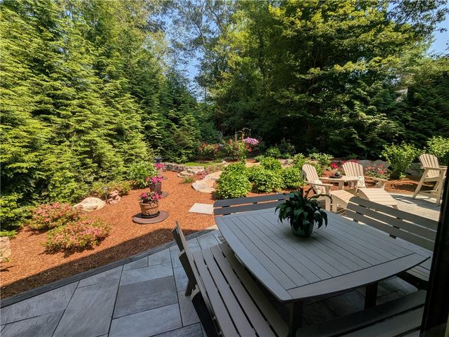 17 Red Feather Trail N, South Kingstown, RI 02879
