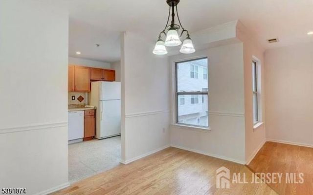 500 Great Beds Court, Perth Amboy, NJ 08861