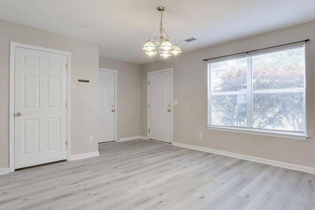 103 Mcnair Drive, Crestview, FL 32539