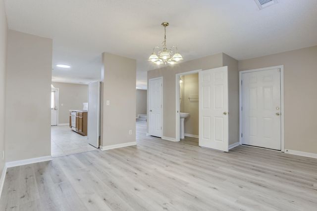 103 Mcnair Drive, Crestview, FL 32539