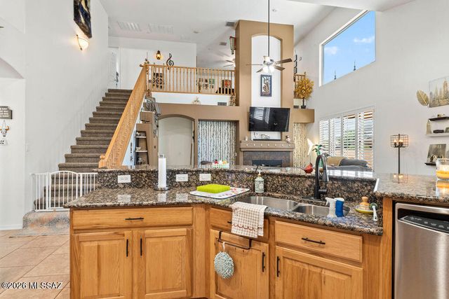 532 E Via Puente De Las Rosas, Sahuarita, AZ 85629