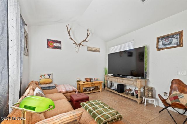 532 E Via Puente De Las Rosas, Sahuarita, AZ 85629