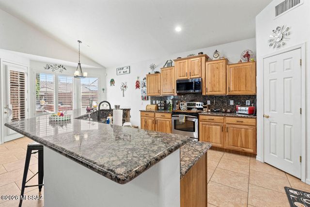 532 E Via Puente De Las Rosas, Sahuarita, AZ 85629