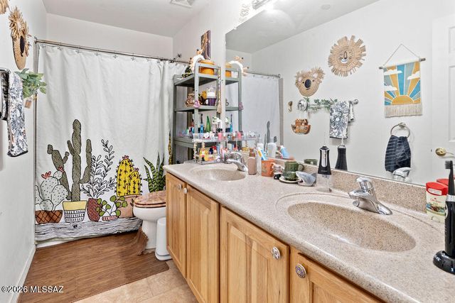 532 E Via Puente De Las Rosas, Sahuarita, AZ 85629