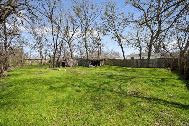 903 Live Oak Street, Royse City, TX 75189
