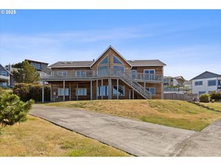 1768 Nw LINCOLN Loop, Lincoln City, OR 97367