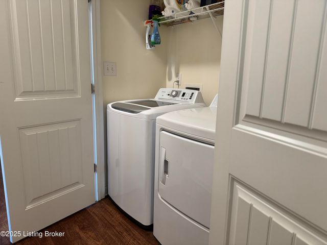 8815 Vision Pl, Louisville, KY 40229