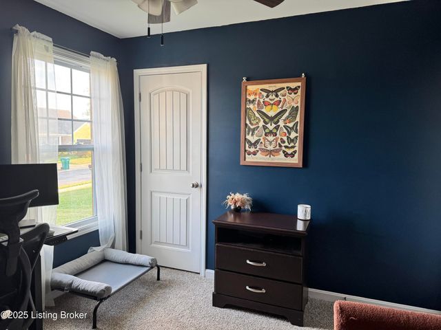 8815 Vision Pl, Louisville, KY 40229