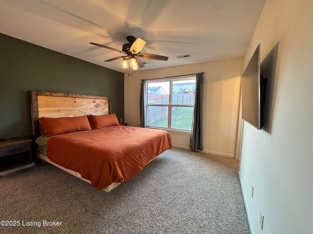 8815 Vision Pl, Louisville, KY 40229