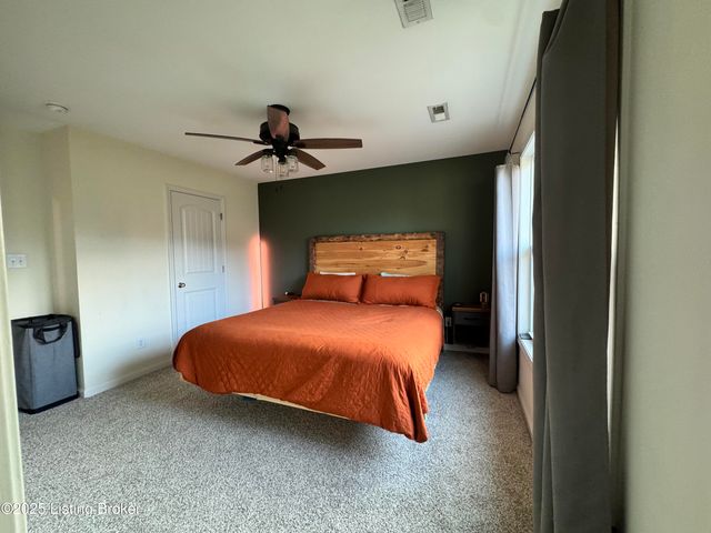 8815 Vision Pl, Louisville, KY 40229