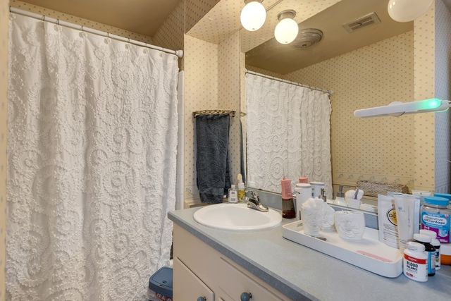 3209 N I St, Midland, TX 79703