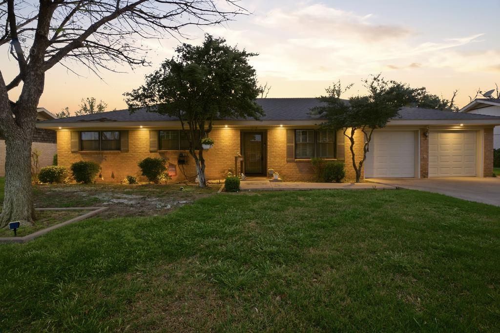 3209 N I St, Midland, TX 79703