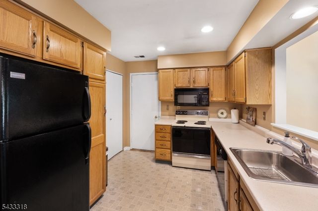 77 Encampment Drive, Bedminster Twp., NJ 07921