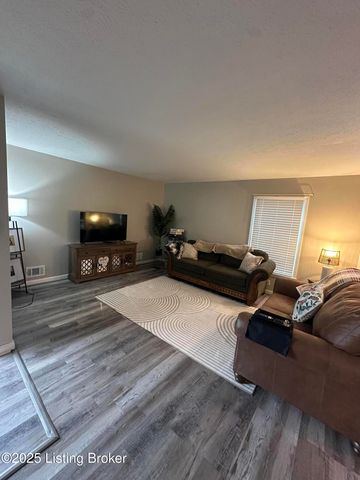 5209 Fisherman Ct, Louisville, KY 40241