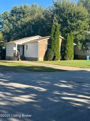 5209 Fisherman Ct, Louisville, KY 40241
